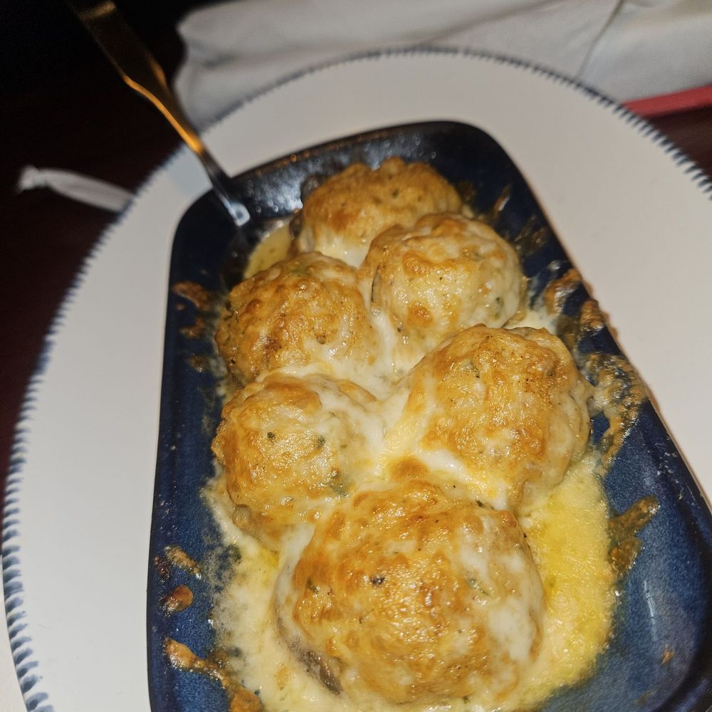 Red Lobster - HH appetizer - seafood stuffed mushrooms don't taste good at all - Seafood Near Me - Bronx, New York