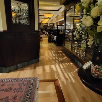 801 Chophouse - Dining area: This is what you'll see when you turn to the left from the font door. - Steakhouses Near Me - Minneapolis, Minnesota 801 Chophouse - Dining area: This is what you'll see when you turn to the left from the font door. - Steakhouses Near Me - Minneapolis, Minnesota