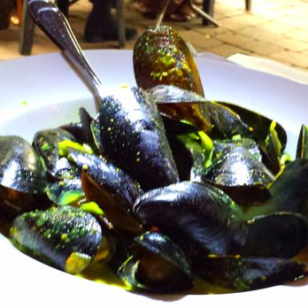 Valens Restaurant - Appertizer - mussels - Italian Near Me - Toronto, Ontario