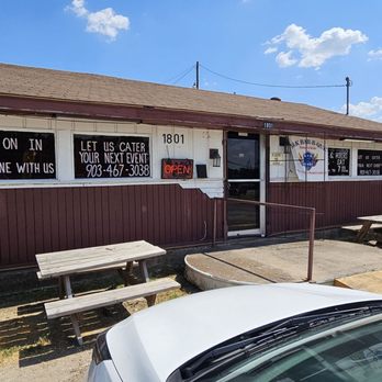 K&K Bar B-Que - ows the outside of the restaurant - Barbeque Near Me - Corsicana, Texas K&K Bar B-Que - ows the outside of the restaurant - Barbeque Near Me - Corsicana, Texas