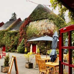 Blair Athol Distillery - Distillery courtyard