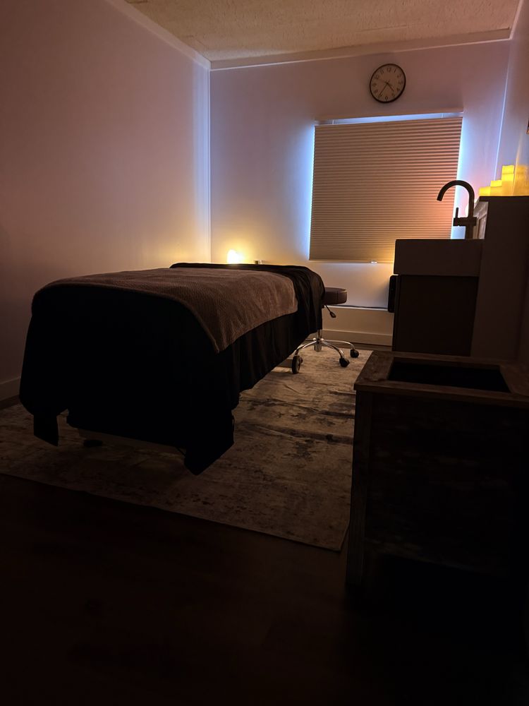 Hygge Massage Logo