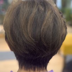 Divine Salon - Short hair cut