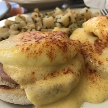 Brunch Cafe-Niles - Original egg Benedict and Baked potato omelette - Breakfast & Brunch Near Me - Niles, Illinois