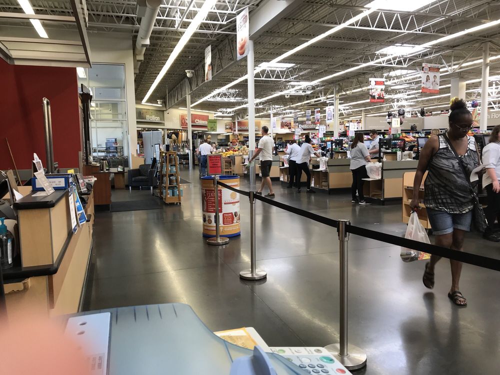 HYVEE Updated August 2024 14 Photos & 54 Reviews 625 SW US Hwy