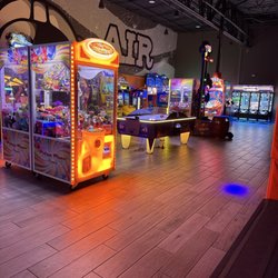 Big Air Houston - The arcade.