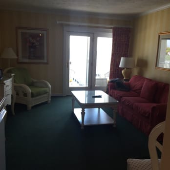 Lilac Tree Suites & Spa - Sitting area - Hotels Near Me - Mackinac Island, Michigan Lilac Tree Suites & Spa - Sitting area - Hotels Near Me - Mackinac Island, Michigan