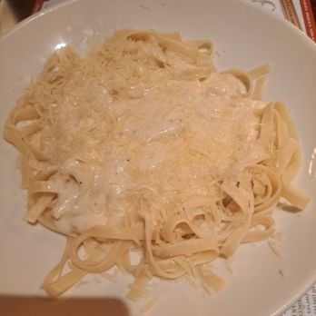 The Old Spaghetti Factory - Fettuccine Alfredo - Italian Near Me - St. Louis, Missouri