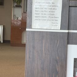 US Nails - Reception area