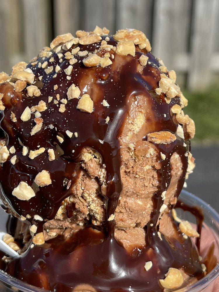 FROSTY’S ICE CREAM Updated September 2024 217 Photos & 102 Reviews