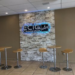 ECig Charleston - Additional seating but I have never had to wait that long