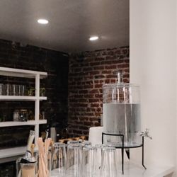 The Alleyway Cafe - Pickup area with free water