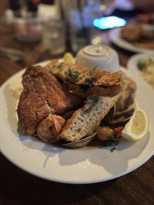 Ryleigh's Oyster by null