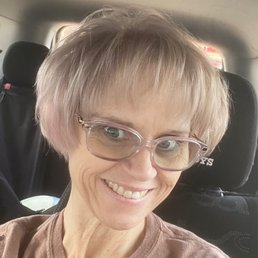 I love the nice atmosphere and the amazing staff. I have been going here for 3 years Love Love Love my new look