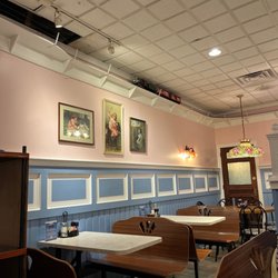 Duffer's Restaurant & Ice Cream Parlor
