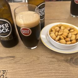 Ondas Bar Taverna - Stout beer with lupini beans