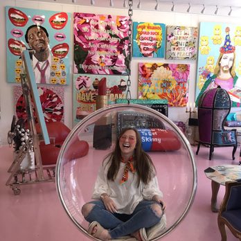 Ashley Longshore Studio Gallery - Art Galleries Near Me - New York, New York