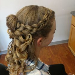 Bombshell Beauty Salon