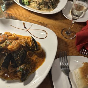 Porta Di Roma - Linguini Di Mare, Chicken Marsala, moscato, garlic bread - Cafes Near Me - Richardson, Texas Porta Di Roma - Linguini Di Mare, Chicken Marsala, moscato, garlic bread - Cafes Near Me - Richardson, Texas