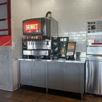 Dave's Hot Chicken - Sandwiches Near Me - Owings Mills, Maryland