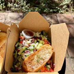 Guichos Eatery - Mediterranean salad