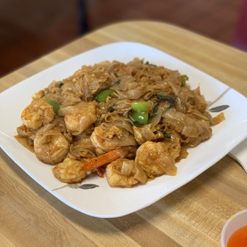 Chen Golden Palace - Spicy noodle shrimp - Chinese Near Me - El Cajon, California Chen Golden Palace - Spicy noodle shrimp - Chinese Near Me - El Cajon, California
