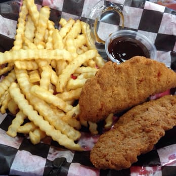 Daisy Mae's - Chicken Strip basket with crinkle cut french fries. - Ice Cream & Frozen Yogurt Near Me - Stanton, Michigan