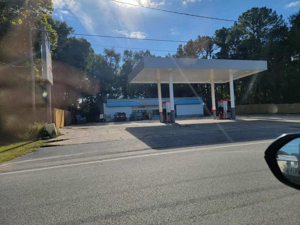 WIMBOS AT FRONT BEACH Updated September 2024 110 Porter Ave, Ocean