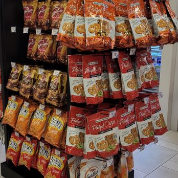 LAX Terminal 3 - snacks - Airport Terminals Near Me - Los Angeles, California