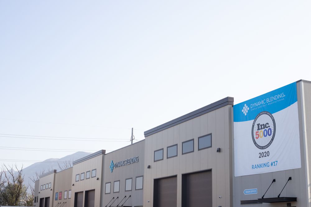 DYNAMIC BLENDING Updated October 2024 11 Photos 523 E 1750 N