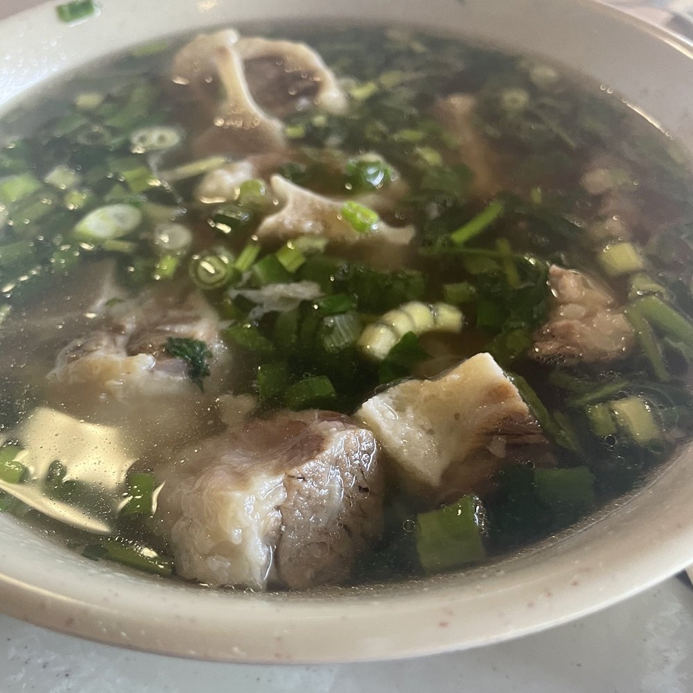 Kam Bowl - I'm search of a good bowl of oxtail soup - Diners Near Me - Honolulu, Hawaii Kam Bowl - I'm search of a good bowl of oxtail soup - Diners Near Me - Honolulu, Hawaii