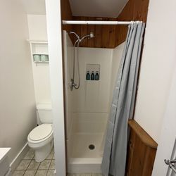 Shining Sails - Bathroom with shower