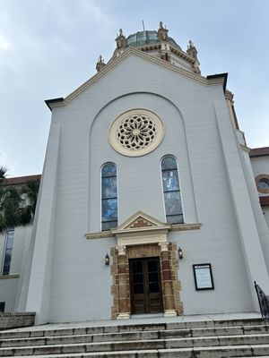 Ripley's Believe It or Not! by null