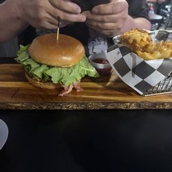 Tipsy Bar & Grill - Burger and fries - delicious!