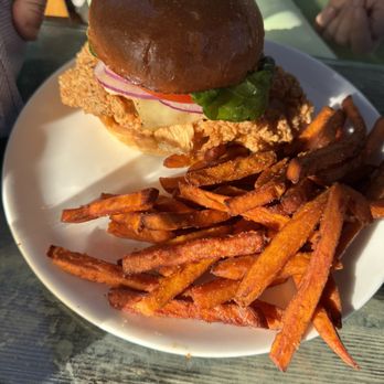 Nelson's - Spicy Chicken Sandwich - Seafood Near Me - Rancho Palos Verdes, California