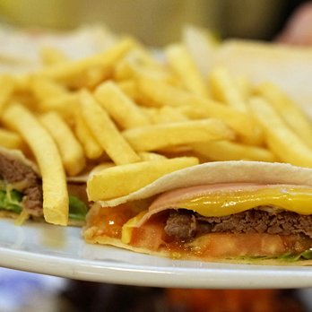 Confeitaria Colombo - Sanduíche Beirute c/Batatas Fritas - Cafes Near Me - Rio de Janeiro, RJ