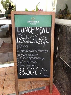 Menu photo 1 Mount Everest Pilar de la Horadada, A