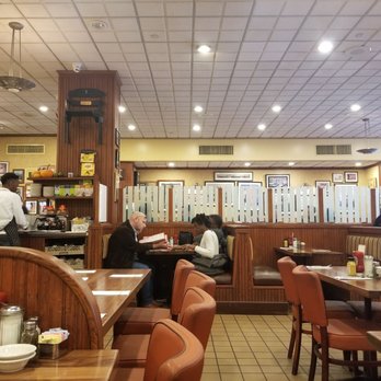 Junior's Restaurant - Inside - Bakeries Near Me - Brooklyn, New York