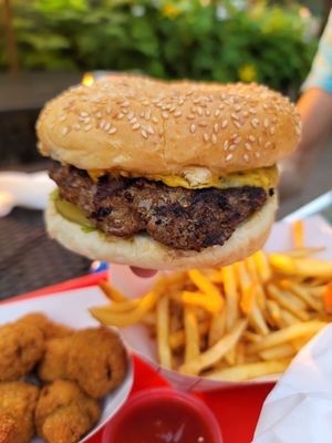 Burger Lounge by null