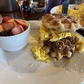 Honeybear Cafe - Sugar & Spice Waffle Sandwich - Breakfast & Brunch Near Me - Chicago, Illinois