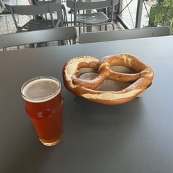 Lucky Dorr - Pollyanna Brewery Casey At The Bat And Pretzel
