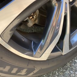 ABSOLUTE WORST CAR WASH!! Scratches to wheels and vehicle! OWNER HAS NO INTEGRITY, TERRIBLE SERVICE AND DETAILS ARE TRASH!