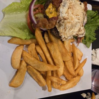 B&D Burgers | Broughton - The Colonial - Bars Near Me - Savannah, Georgia B&D Burgers | Broughton - The Colonial - Bars Near Me - Savannah, Georgia