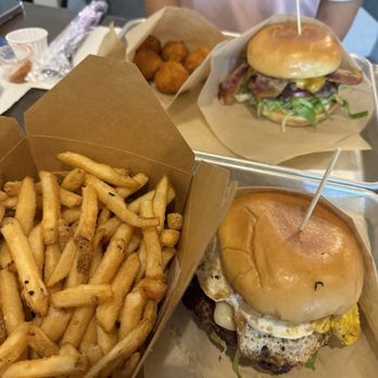 Craft Burger by Shane - Burgers and Mac & Cheese Fritters. - Burgers Near Me - Alpharetta, Georgia