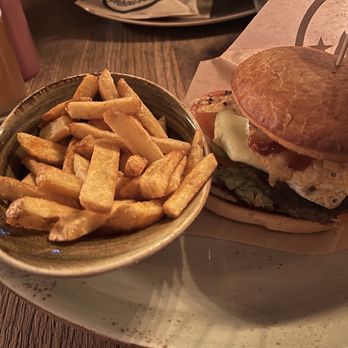 Shaka Burgerhouse - Burgers Near Me - Garmisch-Partenkirchen, BY Shaka Burgerhouse - Burgers Near Me - Garmisch-Partenkirchen, BY