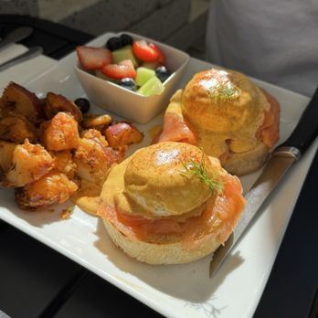 Fambrini's Cafe - Eggs Benedict - Sandwiches Near Me - Palo Alto, California Fambrini's Cafe - Eggs Benedict - Sandwiches Near Me - Palo Alto, California