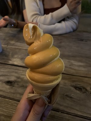 Little Gordo Creemee Stand by null