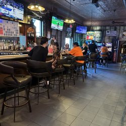 Sam's Tavern - Bar area