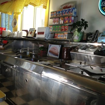 Bentley's B-M-L Diner - Authentic! - Diners Near Me - Saint Ignace, Michigan