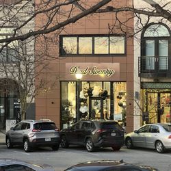 Dead Swanky Salon - New location!
